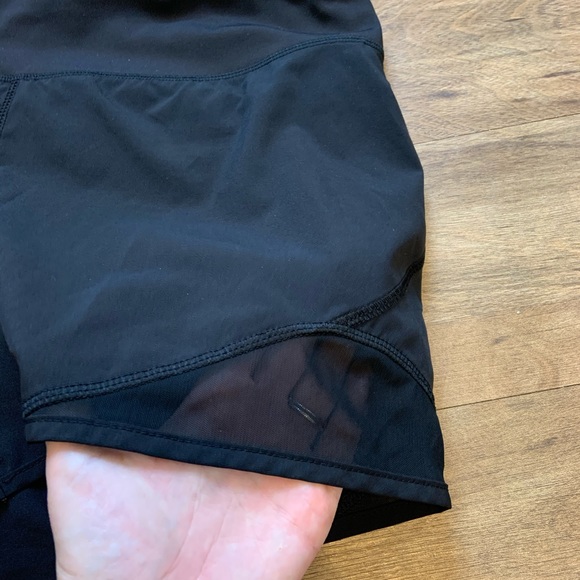 Old Navy Active 4 inch Shorts - Picture 2 of 3